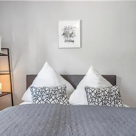 Zur Meeresmuschel Nr.10 * Zingst