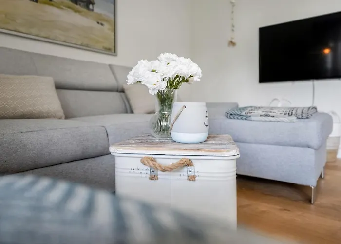 Zur Meeresmuschel Nr.10 * Zingst